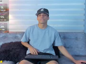 Dave_Skinnycum Chaturbate stream image from February 05, 2025