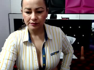 Scarletglow1 Chaturbate stream image from February 05, 2025