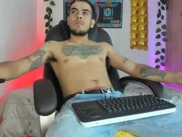 Mikee_Scooth Chaturbate stream image from February 05, 2025
