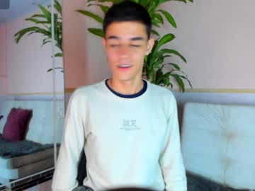 Angelo_Foxxx Chaturbate stream image from February 05, 2025