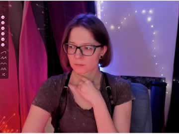Moon__Girl Chaturbate stream image from February 05, 2025
