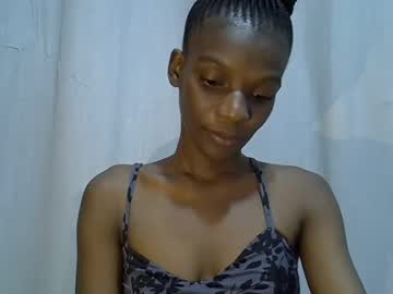 Pettitelavishey1 Chaturbate stream image from February 05, 2025