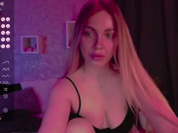 Holly_Molly8 Chaturbate stream image from February 05, 2025