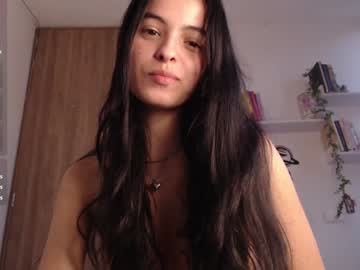 Bella_Musee Chaturbate stream image from February 05, 2025