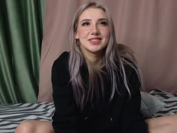 Lucettaeade Chaturbate stream image from February 06, 2025