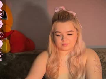 Lill_Bubbles Chaturbate stream image from February 06, 2025