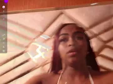 Friendsssmom Chaturbate stream image from February 06, 2025