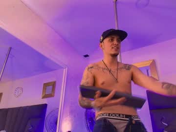 Reybigxxx Chaturbate stream image from February 06, 2025