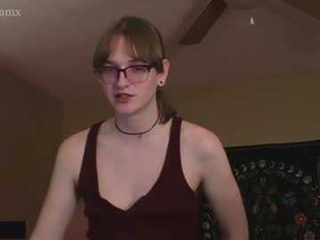 Xmoonbeamx Chaturbate stream image from February 06, 2025