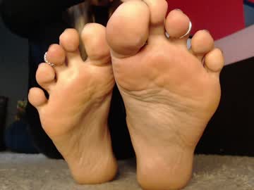 Alanna_Gold Chaturbate stream image from February 06, 2025