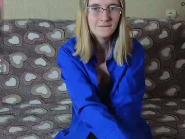 Julia_Innocence Chaturbate stream image from February 06, 2025