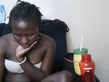 Prettyyebonyy Chaturbate stream image from February 06, 2025