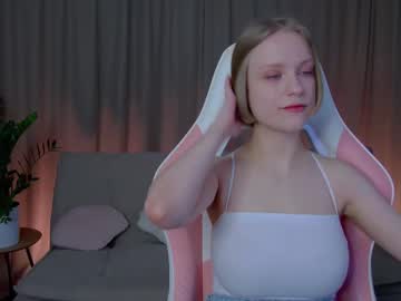 Corrafox Chaturbate stream image from February 06, 2025