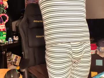 Glaceon9 Chaturbate stream image from February 06, 2025