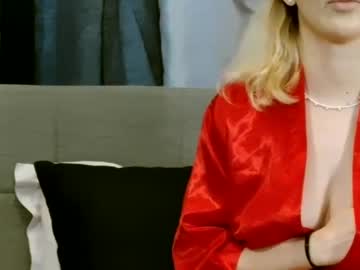 G0lden_Empress Chaturbate stream image from February 06, 2025