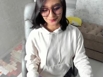 Martiiinaa_ Chaturbate stream image from February 06, 2025
