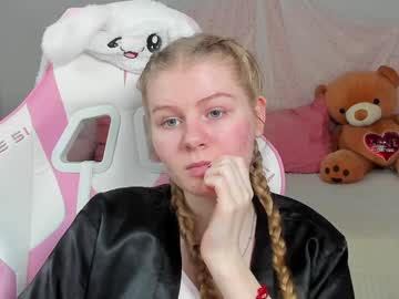 Stelladelacour Chaturbate stream image from February 06, 2025