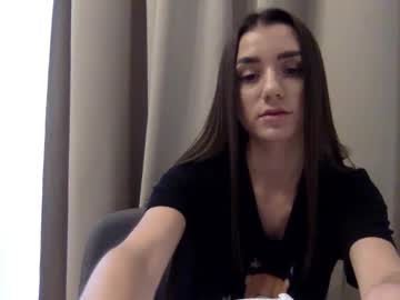 Becca_Heart Chaturbate stream image from February 06, 2025