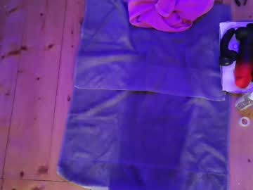 Sizzyanallove Chaturbate stream image from February 06, 2025