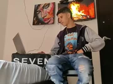 Jhongrey2 Chaturbate stream image from February 06, 2025