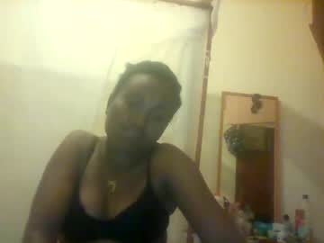 Blondebarbiey Chaturbate stream image from February 06, 2025