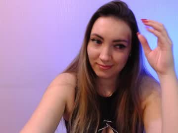 Little___Angell Chaturbate stream image from February 06, 2025