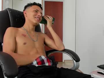 Max_012 Chaturbate stream image from February 06, 2025