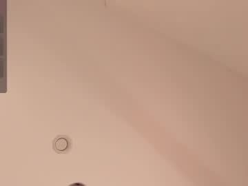 Lucyirving Chaturbate stream image from February 06, 2025