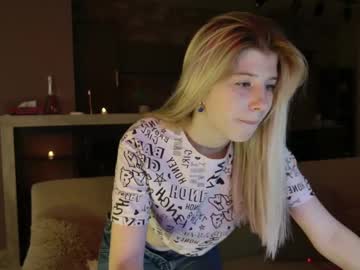 Bella_Amory Chaturbate stream image from February 06, 2025