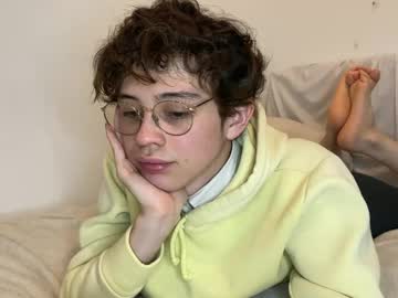 Maplefroggy Chaturbate stream image from February 06, 2025