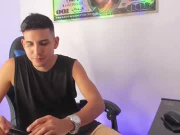 Martinfenixxx Chaturbate stream image from February 06, 2025