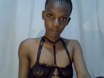 Pettitelavishey1 Chaturbate stream image from February 06, 2025