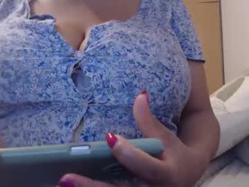 Xxxbustybabe27x Chaturbate stream image from February 06, 2025