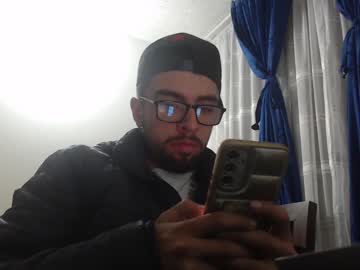 Fvckhorneyguy Chaturbate stream image from February 07, 2025