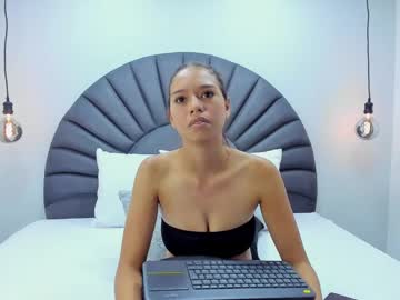 Nicollehots Chaturbate stream image from February 07, 2025