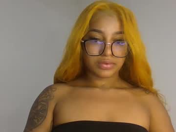 Lauravalen777 Chaturbate stream image from February 07, 2025