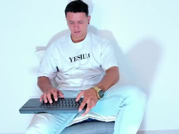 Mitchellburns Chaturbate stream image from February 07, 2025