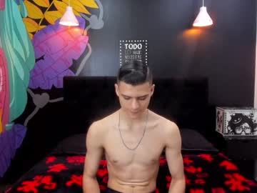 Cristtofer_Sexx Chaturbate stream image from February 07, 2025
