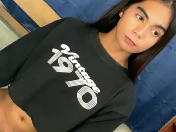 Pretty_Breenaxxx Chaturbate stream image from February 07, 2025