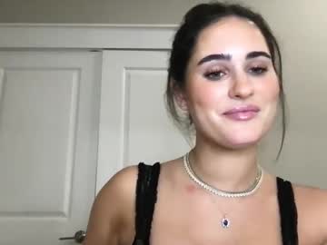Zoerainee Chaturbate stream image from February 07, 2025
