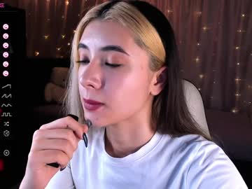Darlabelle Chaturbate stream image from February 07, 2025