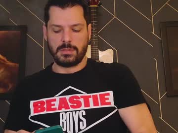 Aaronbomer Chaturbate stream image from February 07, 2025