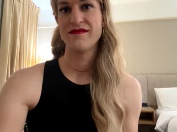 Erinadventure Chaturbate stream image from February 07, 2025