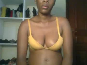 Foxysha Chaturbate stream image from February 07, 2025