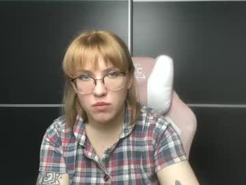Reginasmilee Chaturbate stream image from February 07, 2025