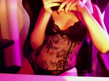 Elvirapocsh Chaturbate stream image from February 07, 2025