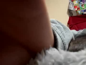 Hellokitten123 Chaturbate stream image from February 07, 2025