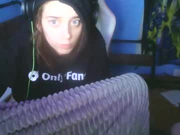 Mellbae222 Chaturbate stream image from February 07, 2025