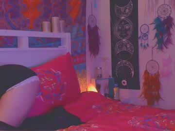 Sexxjunkiee Chaturbate stream image from February 07, 2025