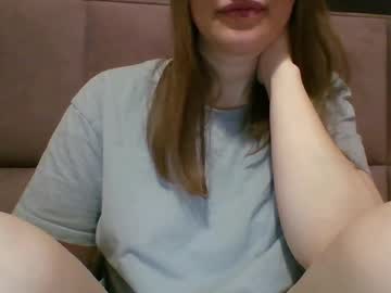 Sladkiegubki Chaturbate stream image from February 07, 2025